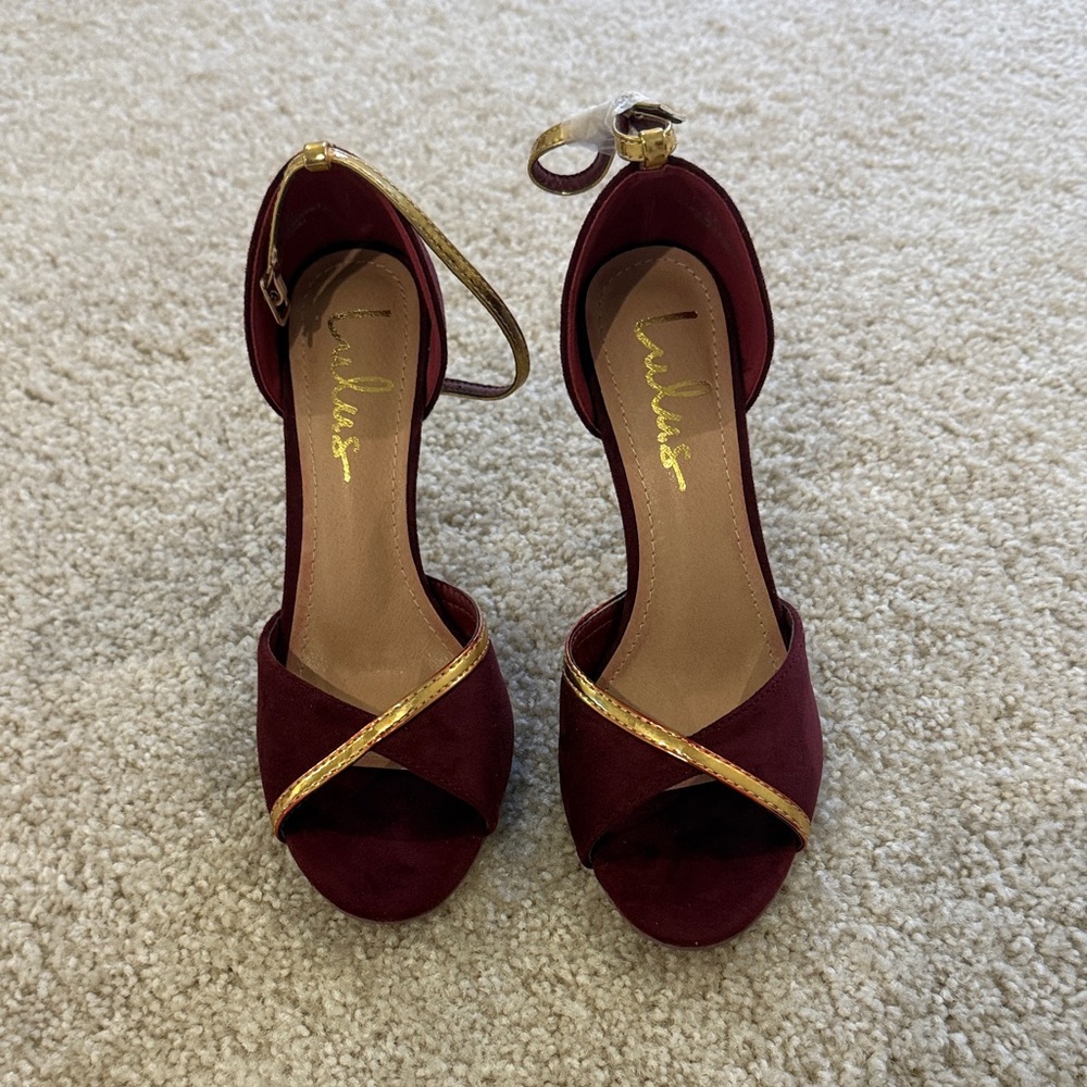 Lulu's Wine Suede Ankle-Strap Heels with Gold Metallic Accent NWT